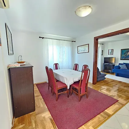 Fuer 6 Personen- 150m Vom Entfernt By Interhome 아파트