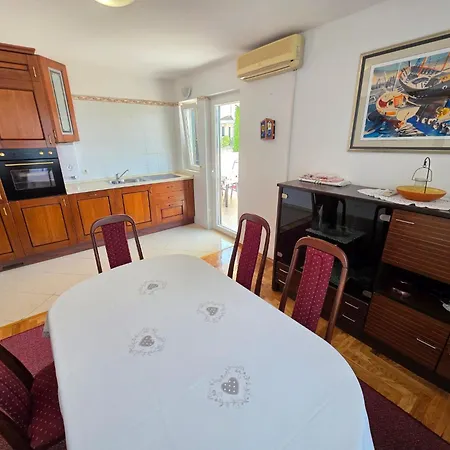 Fuer 6 Personen- 150m Vom Entfernt By Interhome 아파트