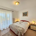 Appartamento Fuer 6 Personen- 150m Vom Entfernt By Interhome Novi Vinodolski