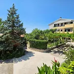 Appartamento Fuer 6 Personen- 150m Vom Entfernt By Interhome