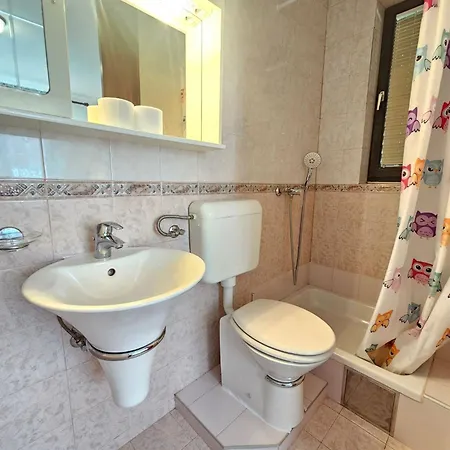 Fuer 6 Personen- 150m Vom Entfernt By Interhome Novi Vinodolski