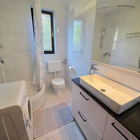 Fuer 6 Personen- 150m Vom Entfernt By Interhome Novi Vinodolski