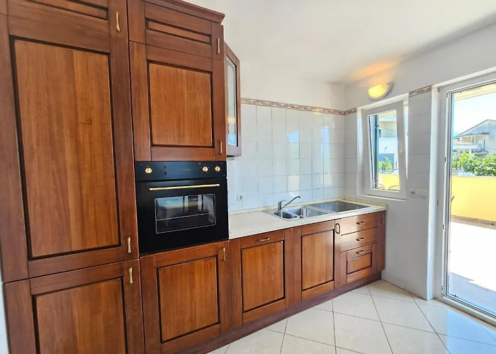 Fuer 6 Personen- 150m Vom Entfernt By Interhome Lejlighed Novi Vinodolski