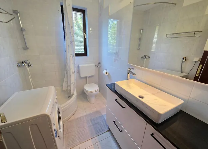 Fuer 6 Personen- 150m Vom Entfernt By Interhome Novi Vinodolski